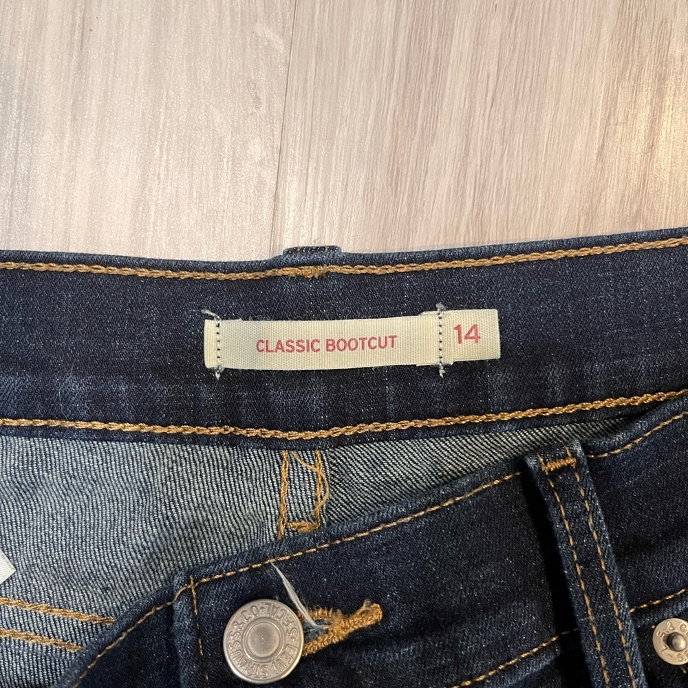 Levi's Dark Blue Bootcut Leg Jeans, Long, 32 In Inseam. - Picture 3 of 9
